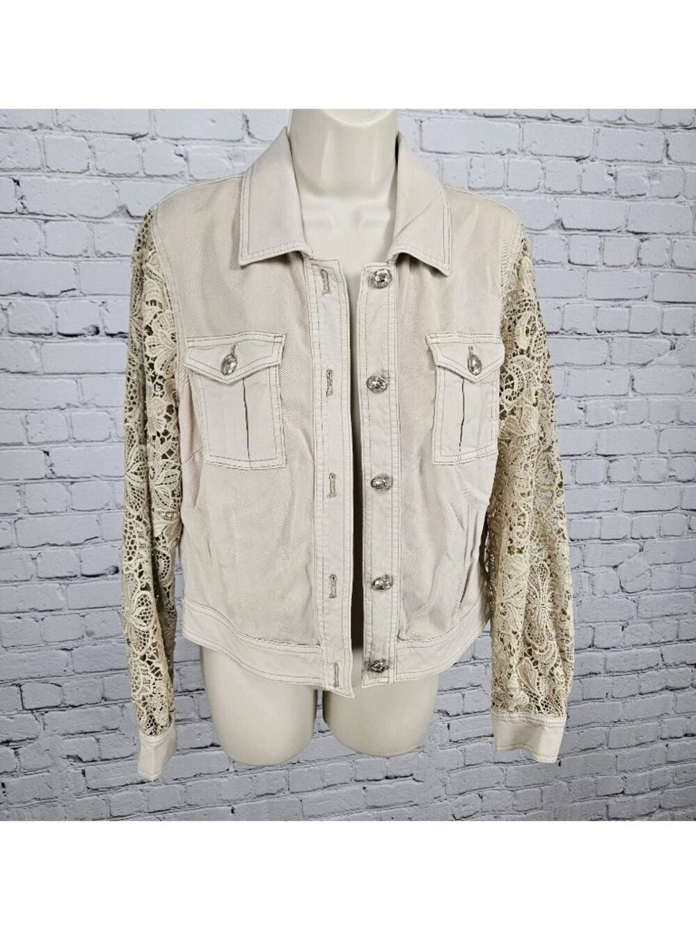 White House Black Market Beige Lace Long Sleeve Buttoned Utililty Jacket 10